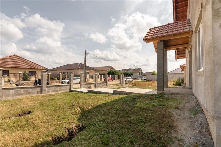 RECO Casa cu 4 camere in Nojorid - 1