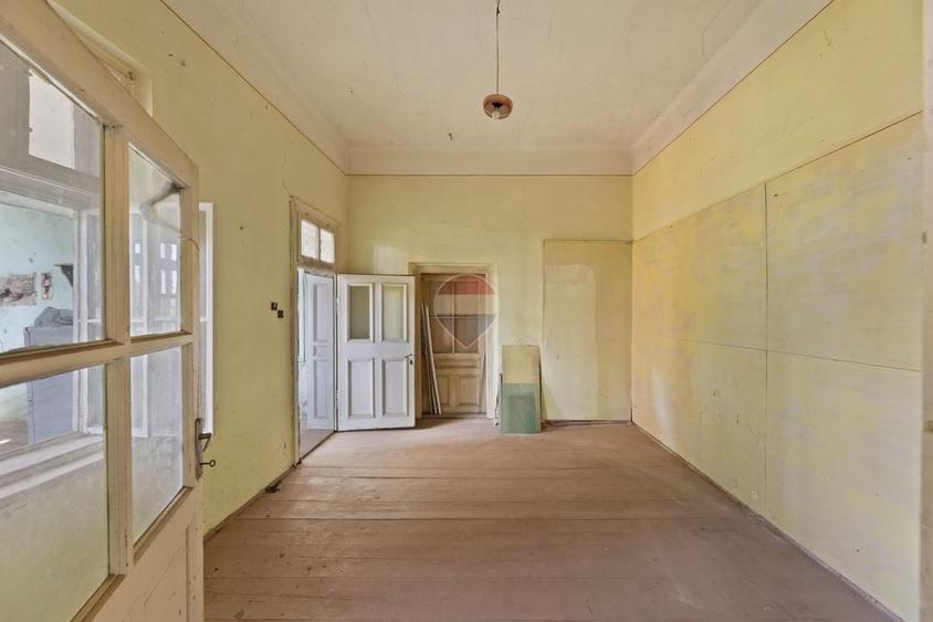 Casă individuală cu 5 camere cu Teren 853 Mp în Ultracentral