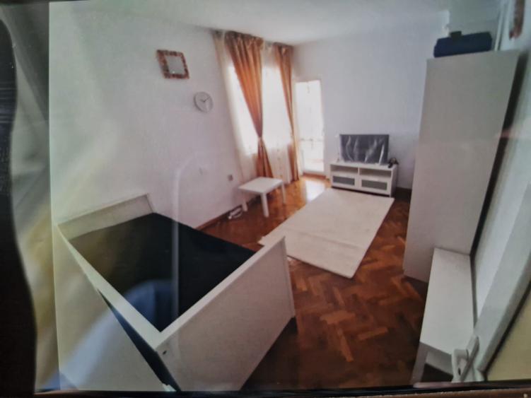 De inchiriat garsoniera - 1