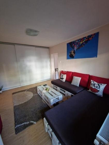 Închiriez apartament 2 camere,inedit,zonă liniștită și plină de verdeață Închiriez apartament 2 camere,inedit,zonă liniștită și plină de verdeață