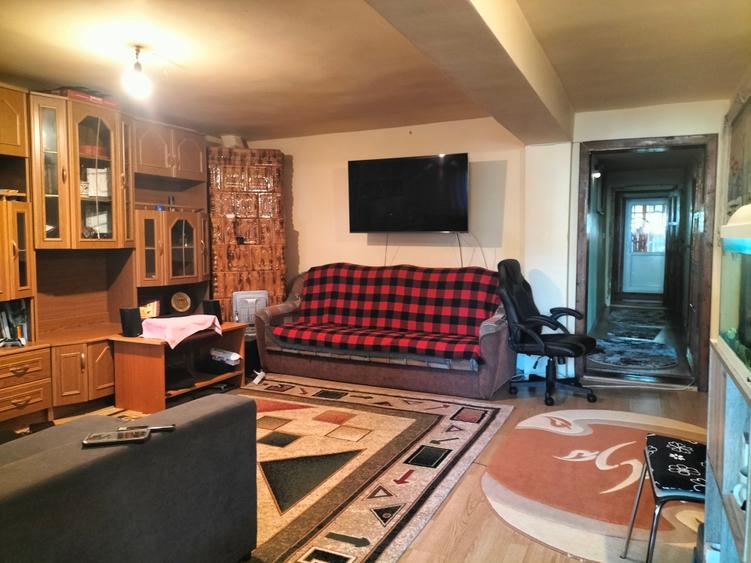 Casă la țară cu livadă, grădină și aer curat - Vulturești, Argeș - 2