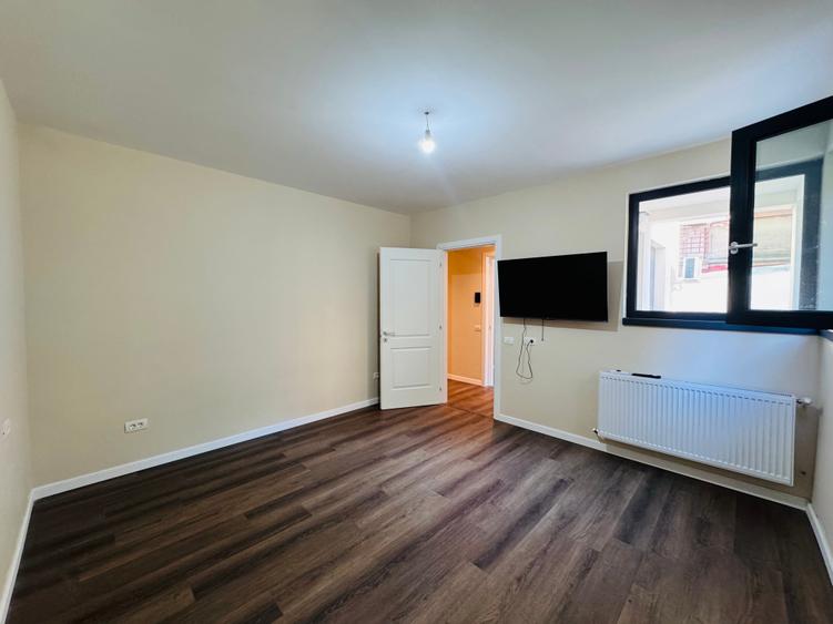 Piață Romana / Căderea Bastiliei / Parter - Spațiu Comercial de 44 mp - 1