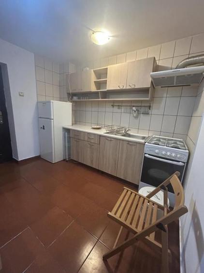 Nerva Traian- Garsoniera 42mp -decomandata -bloc 1989 - 9