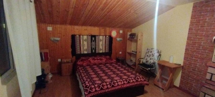 Vând casă+ teren  - 5