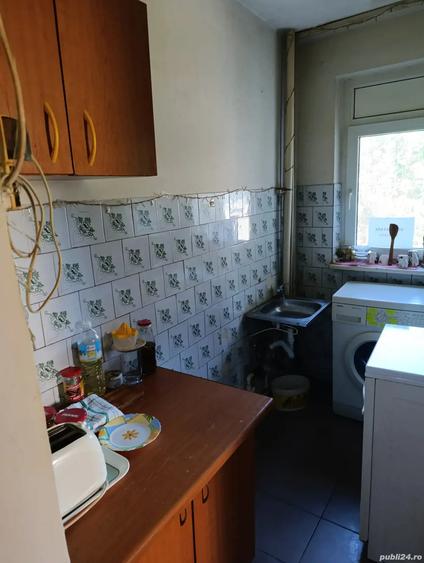 Vand apart 2 camere zona Peco - 9