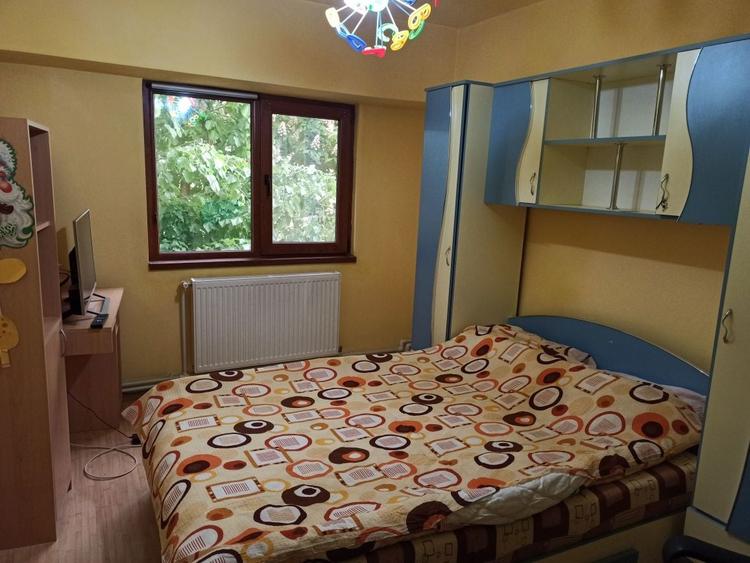 Apartament cu 3 camere de vanzare - 2