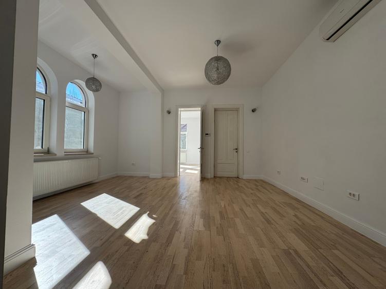 De inchiriat vilă interbelică restaurată - 354 mp utili - D+ P + 1+M  - Capitale - 4