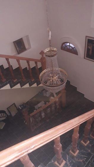 Casa de vanzare spatioasa tip conac - 3