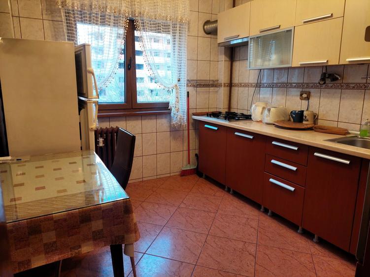 Apartament cu 3 camere mobilate, utilate in bloc izolat, Bucur Obor, comision 0% - 6