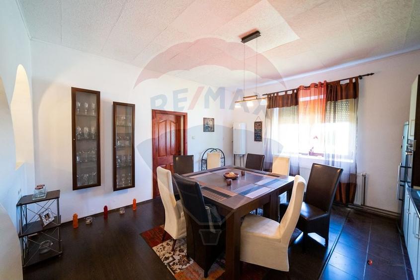 Casa cu 3 apartamente, piscina si 1000 mp teren, vanzare/schimb Turnu - 10