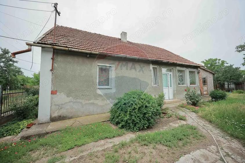 De vanzare casa cu 3 camere ?i teren 3205 mp in Sannicolau Roman - 5