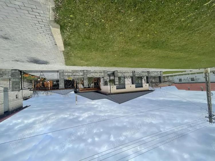 De vanzare Casa spa?ioasa ?i eleganta in zona Nadlac, jud. Arad - 2