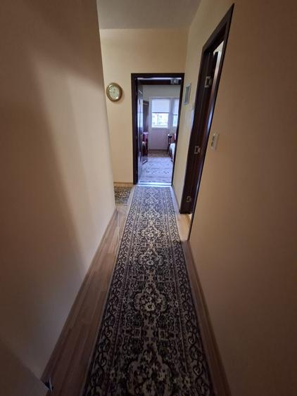 Apartament cu 4 camere, decomandat, etaj 2/4, zona Dacia - 10