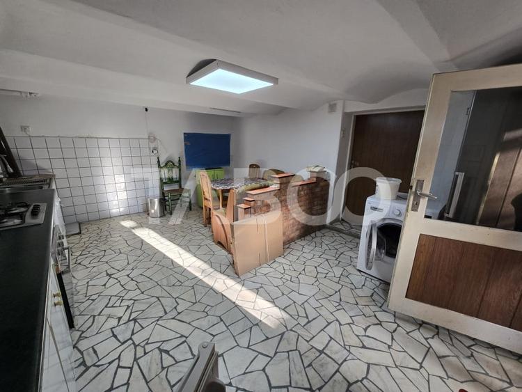 Casa individuala de vanzare 4 camere si curte 1310 mp Gusterita - 8