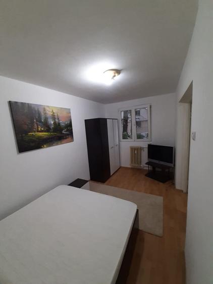 TATARASI-ap. 2 camere,30mp.et.1/4,curat,liber,fara risc,mobilat si utilat! - 1