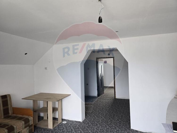 Casa / Vila cu 4 camere de vanzare - 9