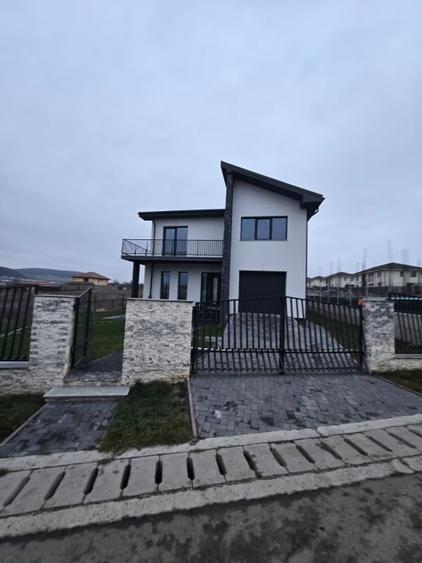 Casa individuala 5 camere, 230mp, garaj, terasa, teren 716mp, in Chinteni - 1