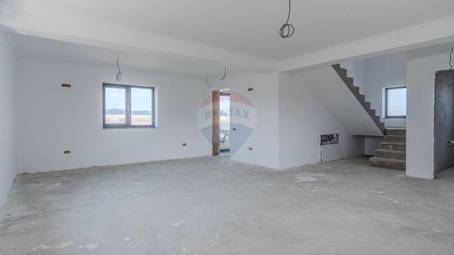 Casa moderna, la cheie, in Cristian - Str. Carpati - 10