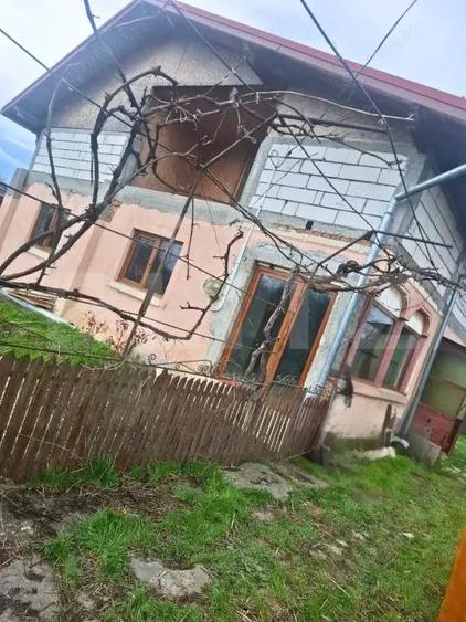 Casa (la ro?u) + teren 2522 mp ideala pentru personalizare - Costestii Deal - 6