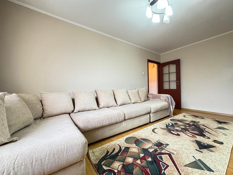 De vanzare - Apartament 3 cam - 68 mp - 700 metri Vulcan Center - 2