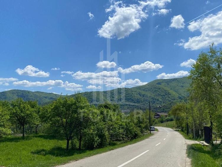 Teren intravilan 1200 mp – utilități la poartă, zonă exclusivistă Sibiel