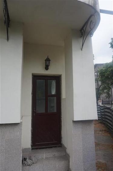 Vila moderna de inchiriat - 250 mp + 100 mp curte ? Podul Grant - 7