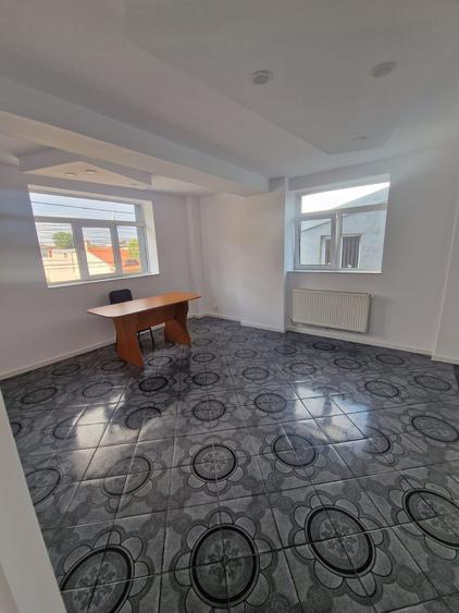 Se inchiriaza saptiu comercial pret 1500 euro negociabil. - 17