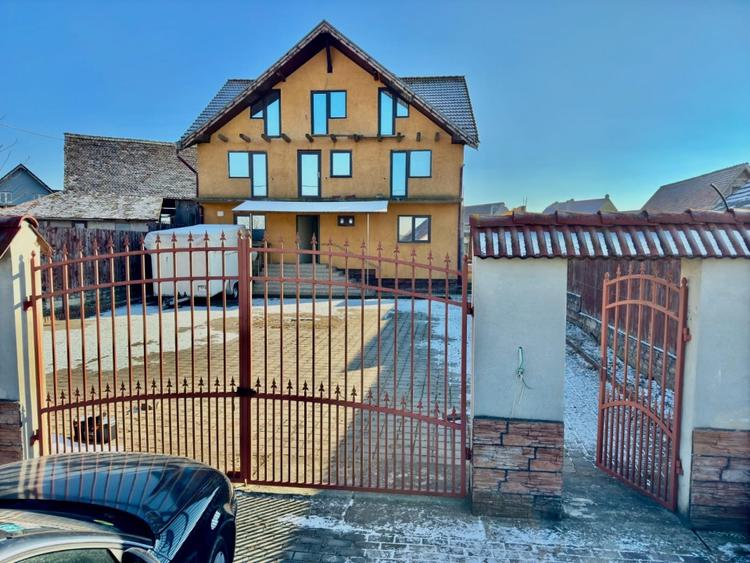 Vila \ pretabila activitate turistica \ Cristian \ Sibiu - 1