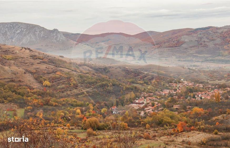 Casa din piatra la poalele Bedeleului Izvoarele, Alba - 10