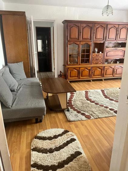 Inchiriez apartament cu trei camere - 3