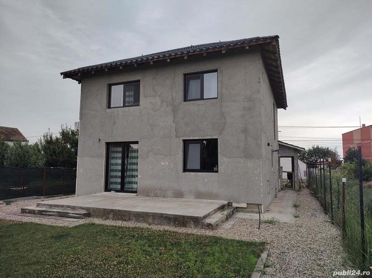 Casa cu etaj ?i doua garaje incluse - 3