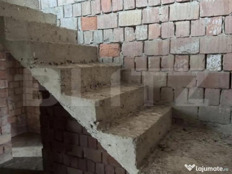 Casa la ro?u Mana?turel ,teren generos,priveli?te pano - 10