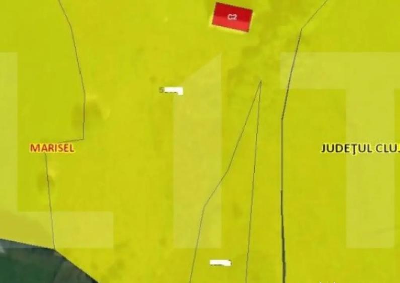 Pensiune si teren intravilan, 9814 mp in Marisel, zona parti - 2