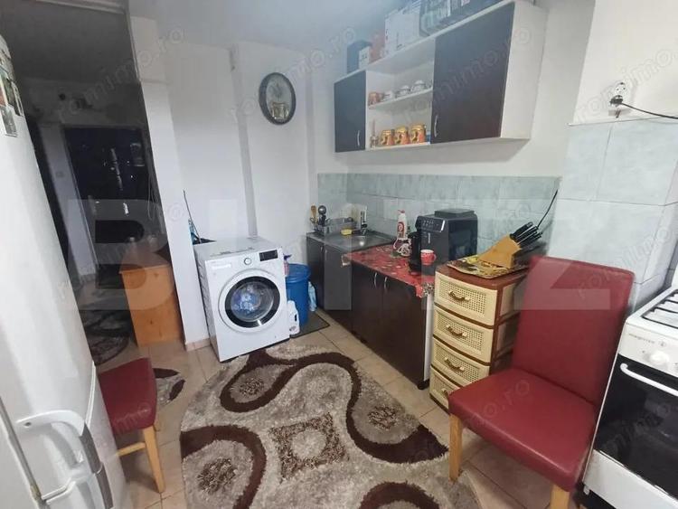Apartament cu 2 camere, decomandat, 41 mp, parter, mobilat ?i utilat, zona 9 Mai - 4