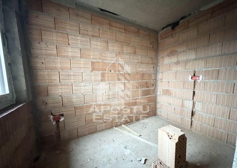 Duplex despartit prin baie si hol cu 3 dormitoare si dres... - 2