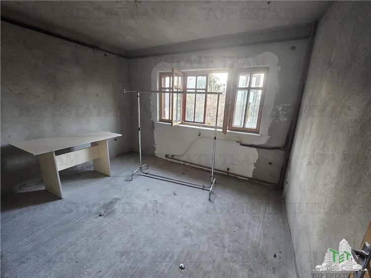 Vila spatioasa 11 camere la gri in centru Pitesti - 5