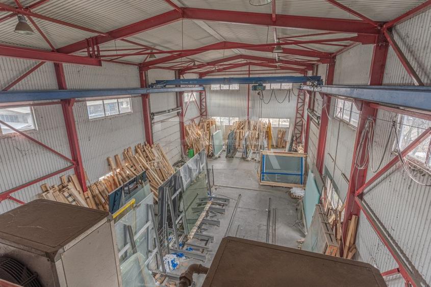 Doua hale / spatiu industrial + birouri 5000 mp / Sector 4 - 12