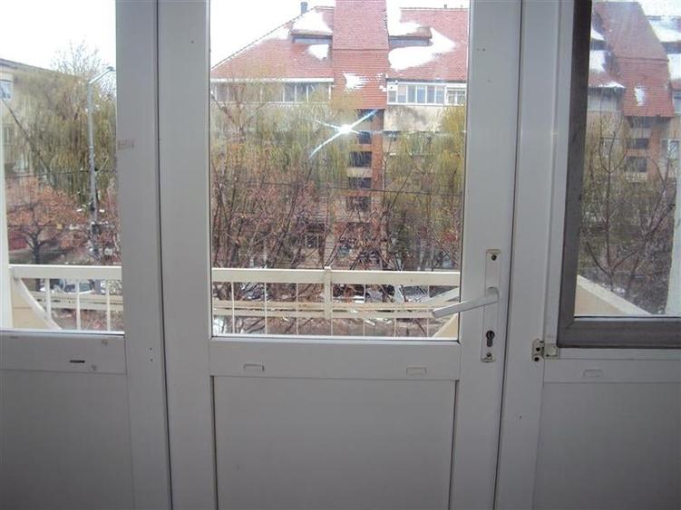 Inchiriez apartament 4 camere, et 2, semimobilat, zona Teatru - 17