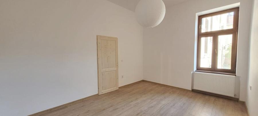 De vânzare apartament 3 camere, renovat, zonă semicentrală - 4