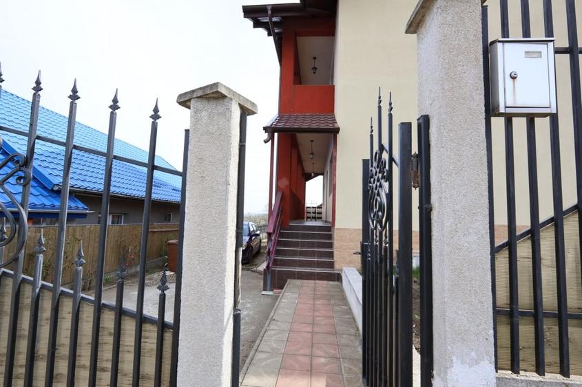 Casa de vanzare in Rediu – Spatiu Generos pentru Doua Familii - 2