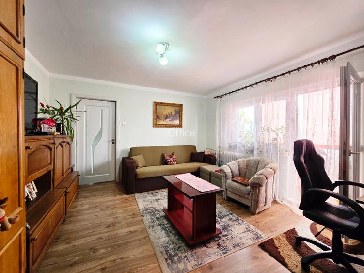 Apartament 2 camere amenajat, etaj 3, bloc reabilitat - Micalaca Apartament 2 camere amenajat, etaj 3, bloc reabilitat - Micalaca