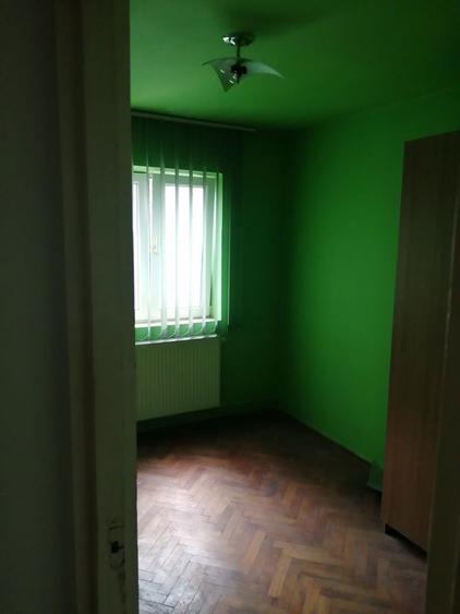 Apartament de vanzare 3camere confort 3 ,etaj 1 separare apa gaze lumina incalzire centrala geamuri termopan 43mp OFERTA IMBATABILA - 4