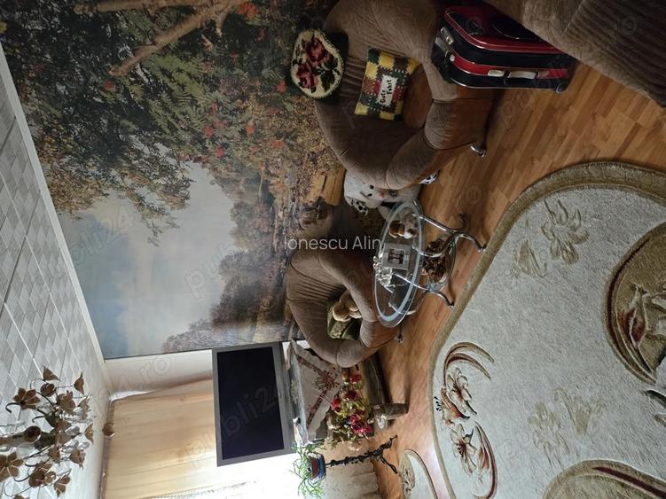 Apartament 3 camere, decomandat, etajul 1 Apartament 3 camere, decomandat, etajul 1