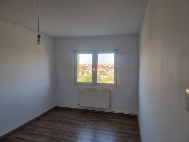Apartament cu 3 camere direct de la proprietar Apartament cu 3 camere direct de la proprietar