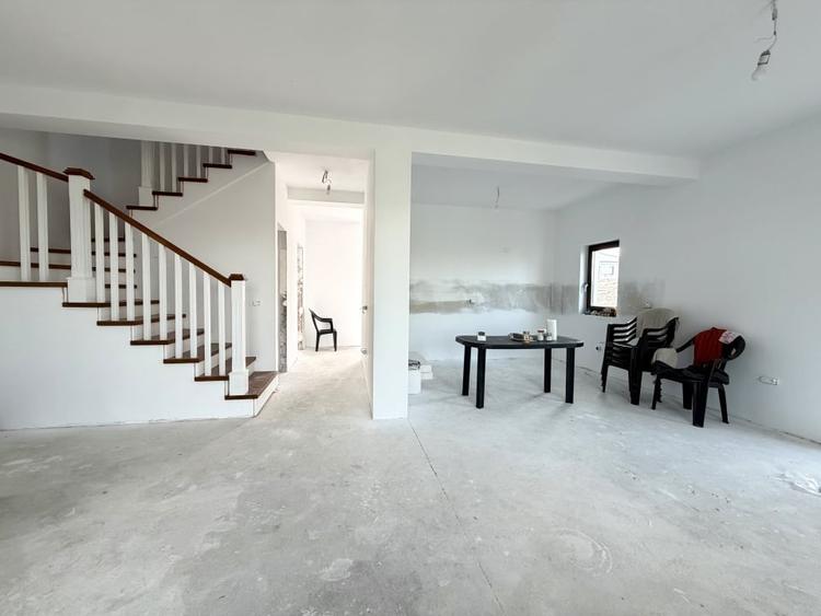 Duplex spatios, 5 camere, 111 mp, teren 330 mp - Dumbravita - 3