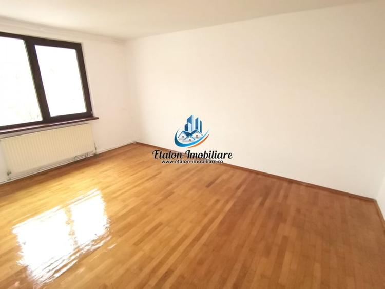 Apartament 3 camere etaj 4, cu pod, zona centrala Piatra Neamt - 9