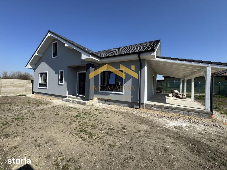 Casă cu 4 camere cu Teren 400 Mp în Sânmihaiu Român