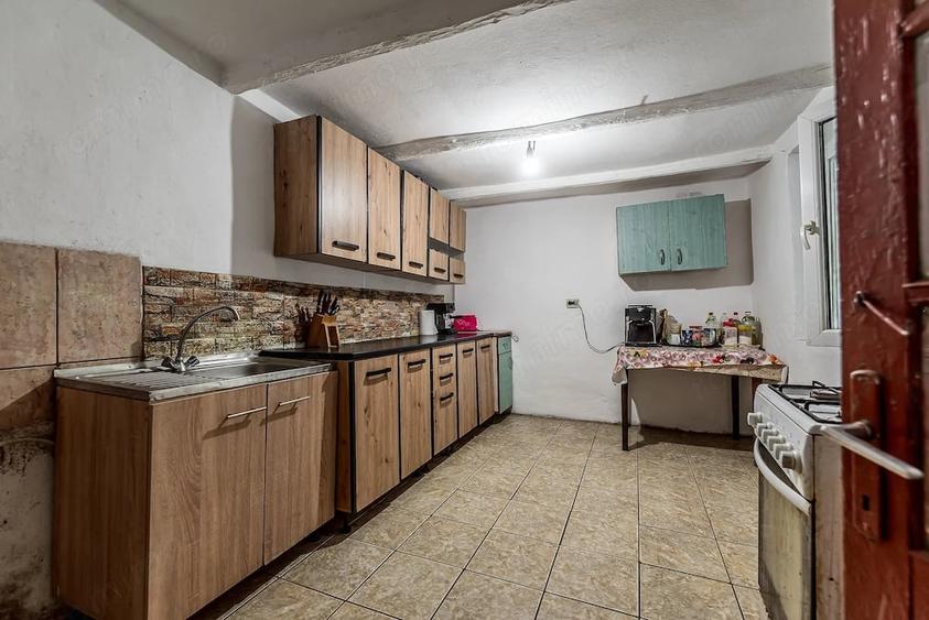 Casă cu 3 camere cu Teren 3950 Mp în Dorobanți
