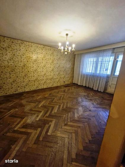 Apartament cu 3 camere decomandat în Grivița