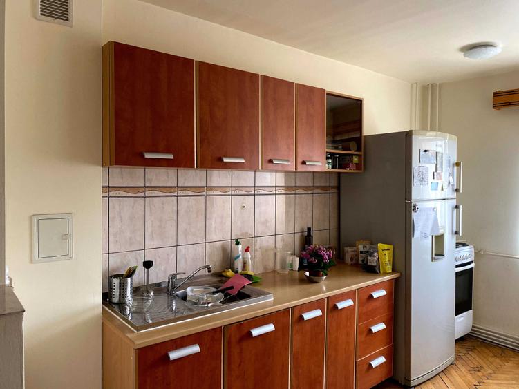 Apartament cu 3 camere decomandat în Mărăști